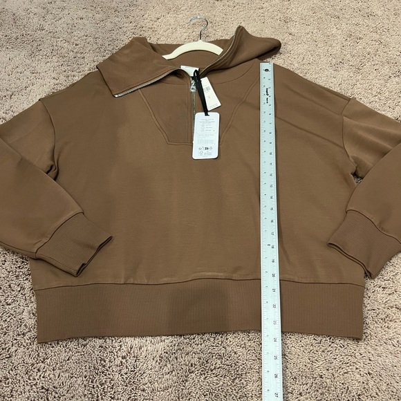 NWT new medium Anthropologie Varley Catherine half zip sweatshirt cedar brown - Picture 16 of 17